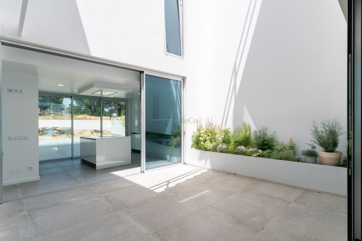 Image No.15-3 Bed Townhouse for sale