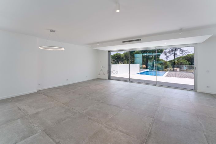 Image No.9-3 Bed Townhouse for sale