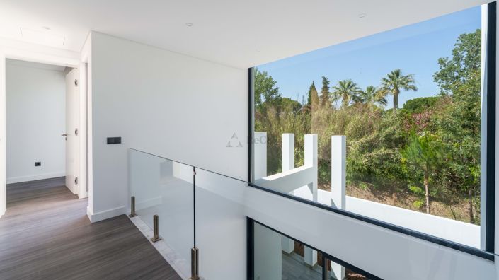 Image No.10-3 Bed Villa for sale