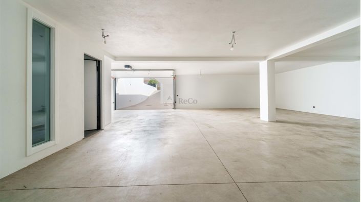 Image No.21-3 Bed Villa for sale