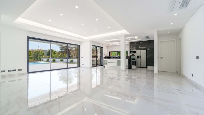 Image No.5-3 Bed Villa for sale