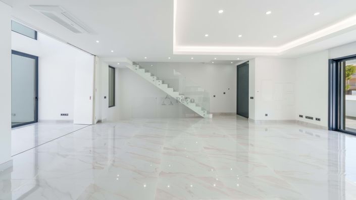 Image No.6-3 Bed Villa for sale