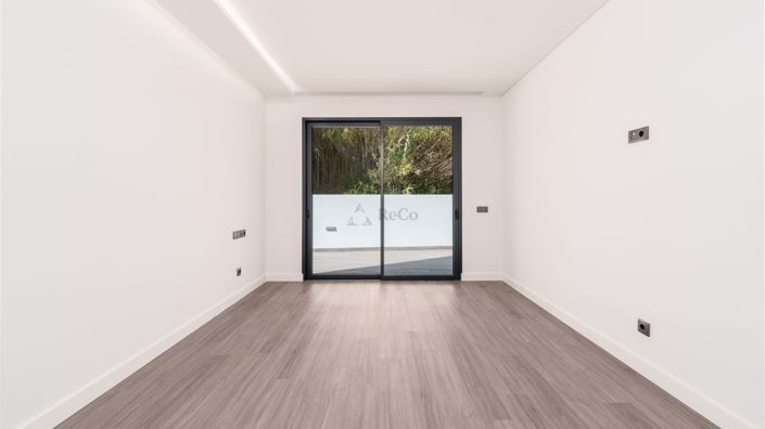 Image No.8-3 Bed Villa for sale