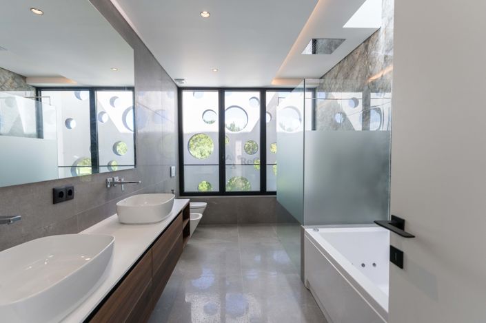 Image No.15-4 Bed Villa for sale