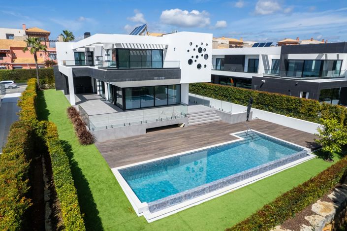 Image No.27-4 Bed Villa for sale