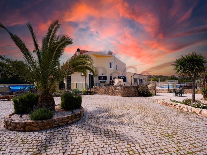 Image No.1-3 Bed Villa for sale