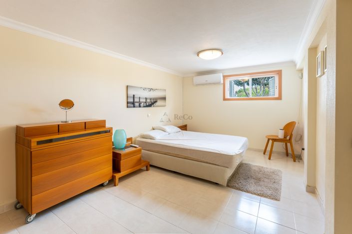 Image No.16-4 Bed Townhouse for sale