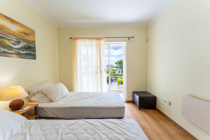 Image No.21-4 Bed Townhouse for sale