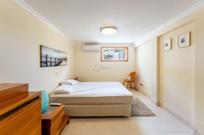 Image No.24-4 Bed Townhouse for sale