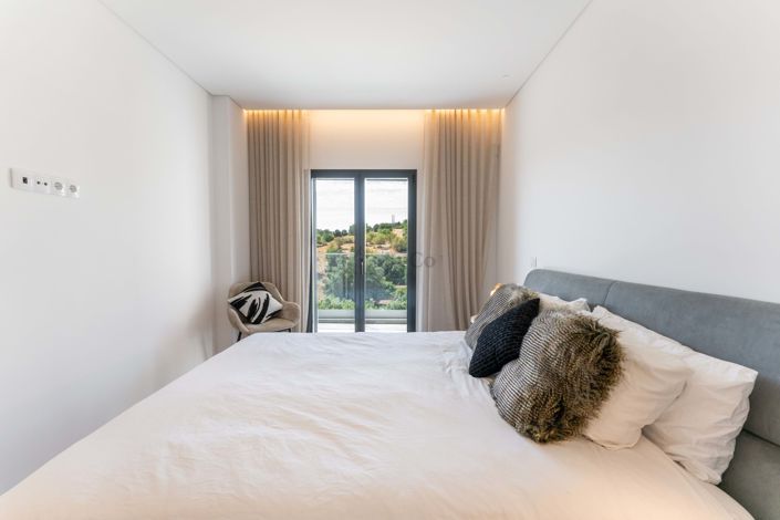 Image No.25-3 Bed Property for sale