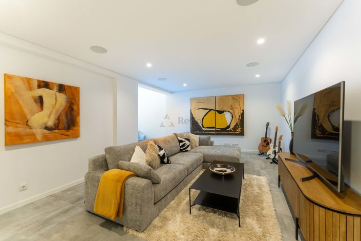 Image No.29-3 Bed Property for sale