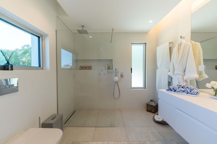 Image No.25-5 Bed Villa for sale