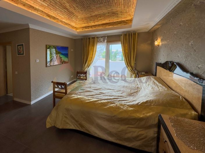 Image No.10-4 Bed Villa for sale