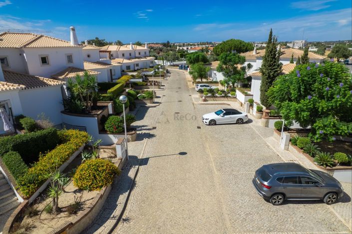 Image No.17-4 Bed Villa for sale