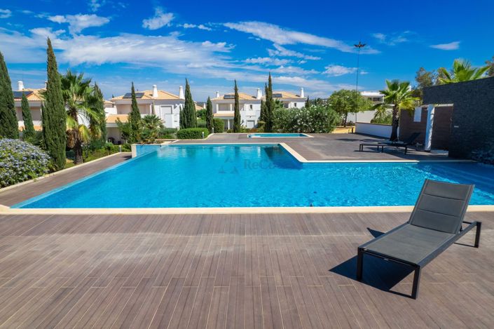 Image No.18-4 Bed Villa for sale