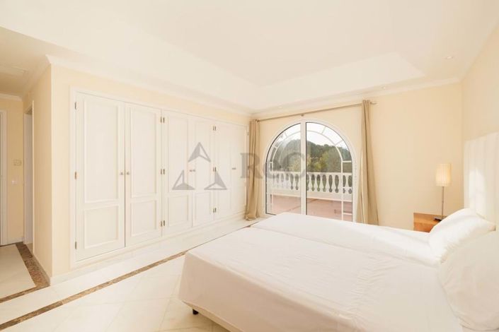 Image No.17-4 Bed Villa for sale