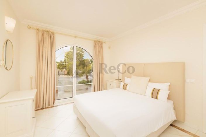 Image No.20-4 Bed Villa for sale