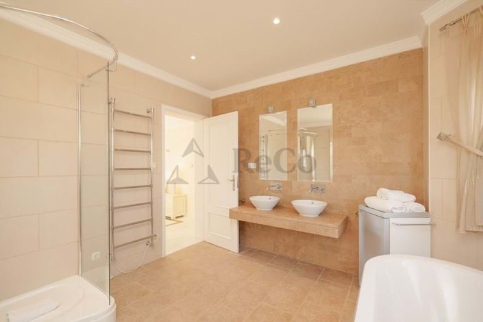 Image No.24-4 Bed Villa for sale