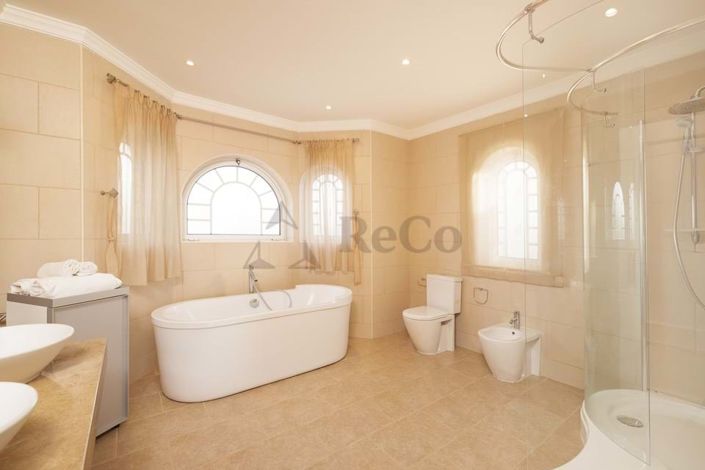 Image No.25-4 Bed Villa for sale