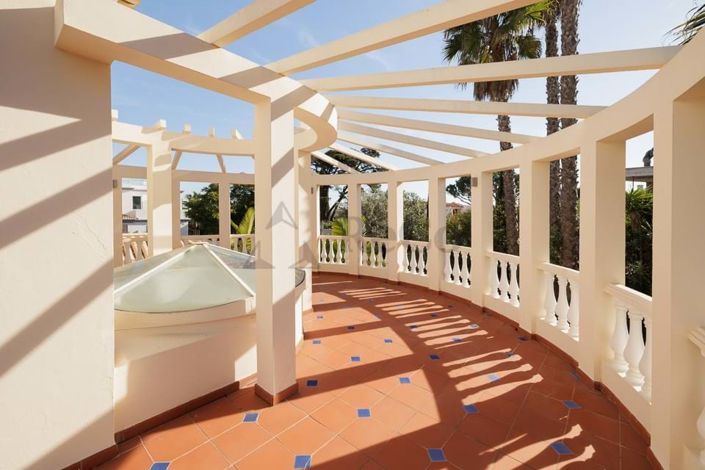 Image No.42-4 Bed Villa for sale