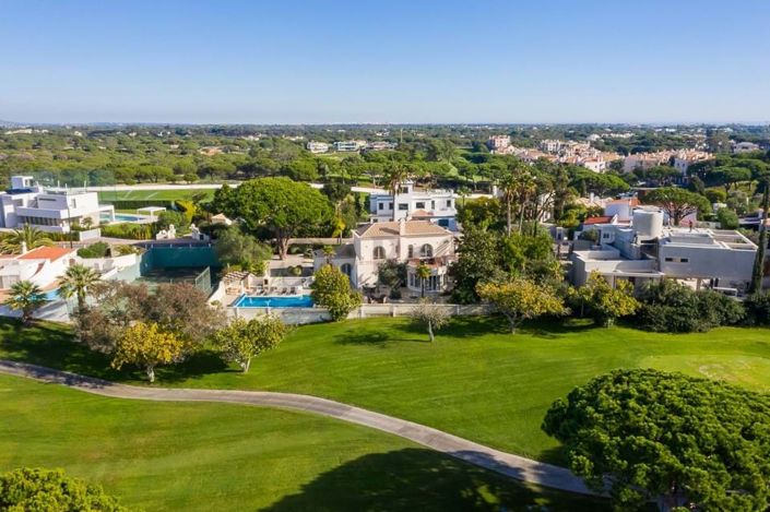 Image No.58-4 Bed Villa for sale