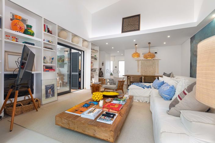 Image No.2-3 Bed Villa for sale