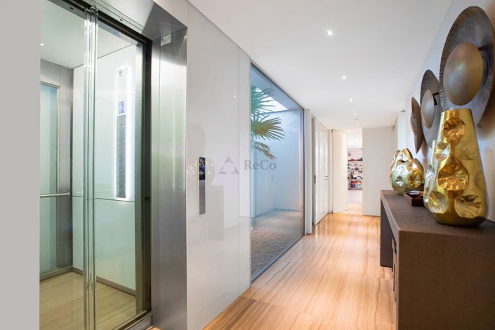 Image No.28-8 Bed Villa for sale