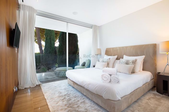 Image No.34-8 Bed Villa for sale