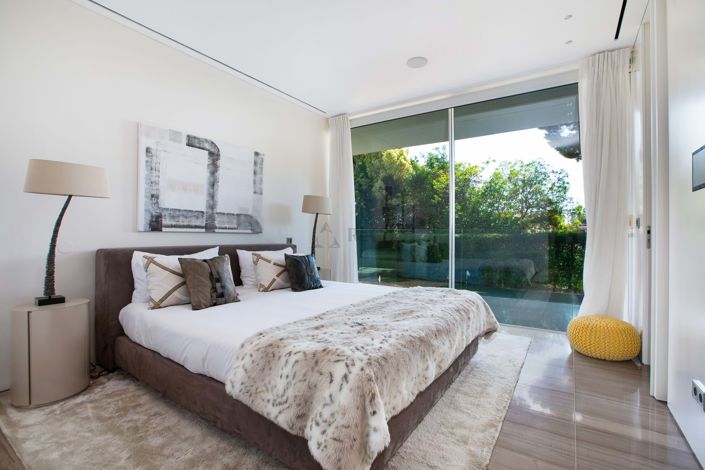 Image No.35-8 Bed Villa for sale