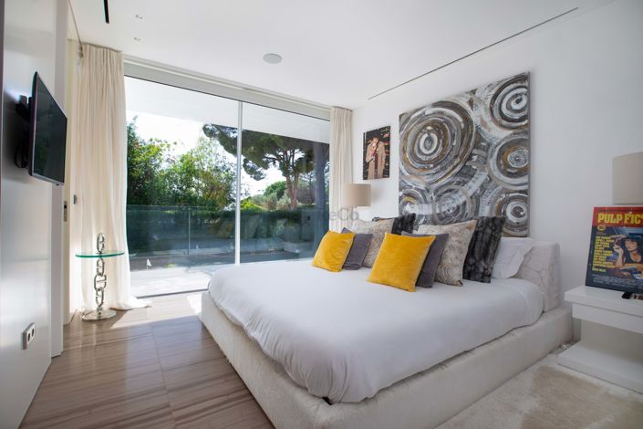 Image No.37-8 Bed Villa for sale