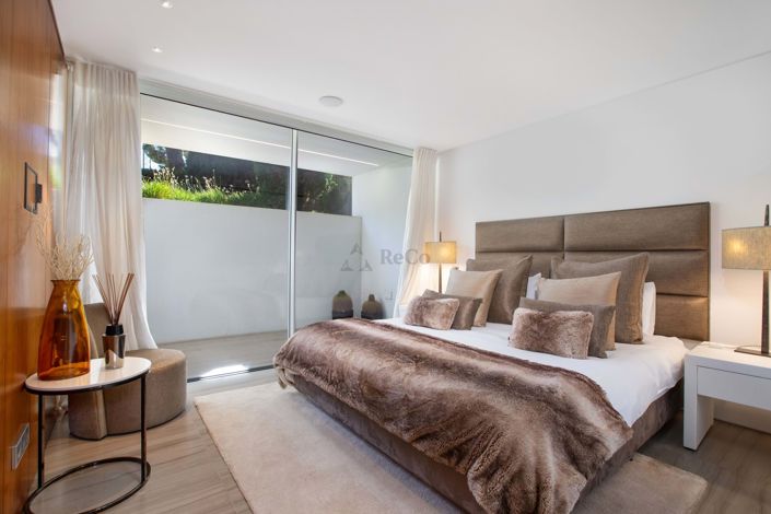 Image No.39-8 Bed Villa for sale