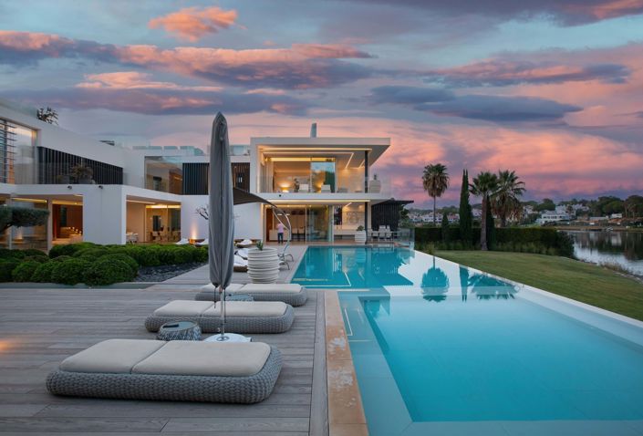 Image No.50-8 Bed Villa for sale