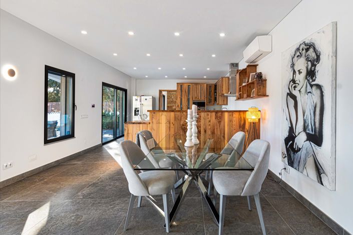 Image No.11-5 Bed Apartment for sale