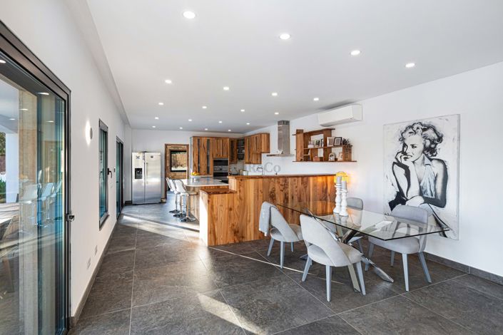 Image No.12-5 Bed Apartment for sale