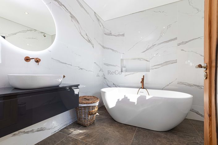 Image No.22-5 Bed Apartment for sale