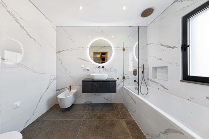 Image No.25-5 Bed Apartment for sale