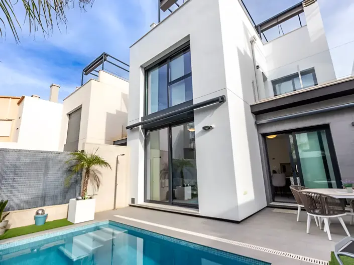 Image No.1-3 Bed Villa for sale