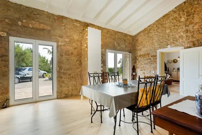 Image No.1-4 Bed Villa / Detached for sale