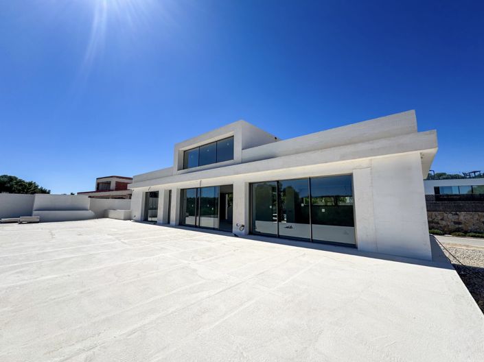 Image No.1-5 Bed Villa for sale