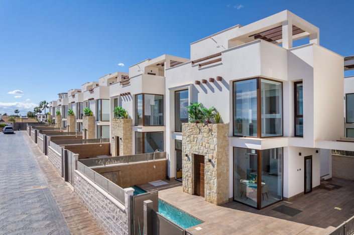 Image No.1-3 Bed Townhouse for sale