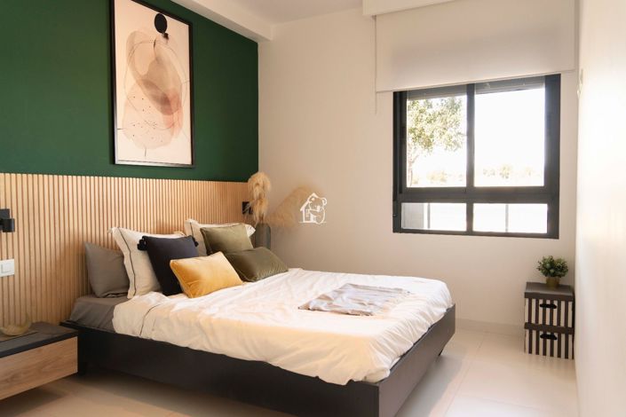 Image No.11-2 Bed Property for sale