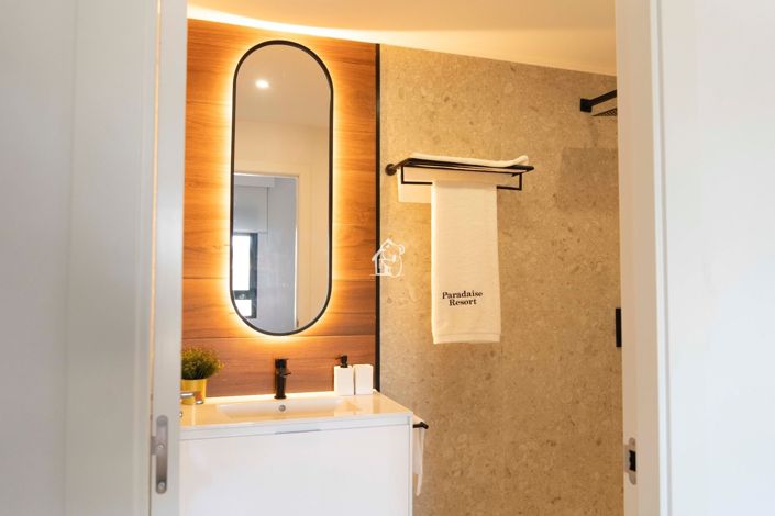 Image No.13-2 Bed Property for sale