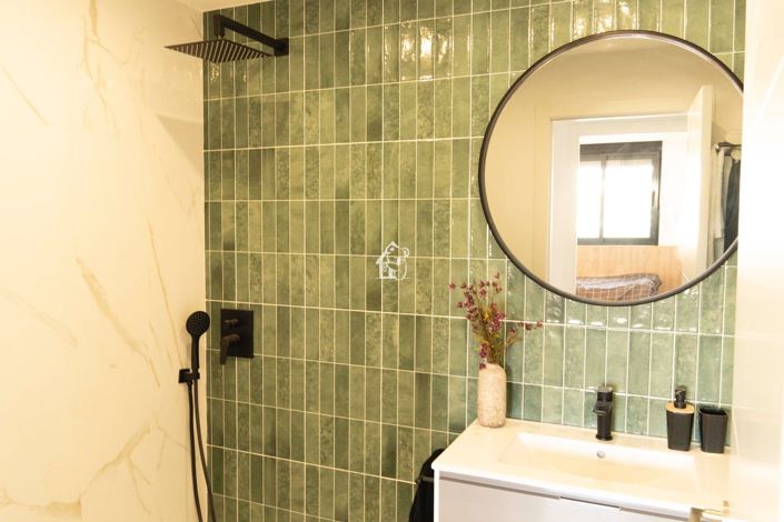 Image No.24-2 Bed Property for sale