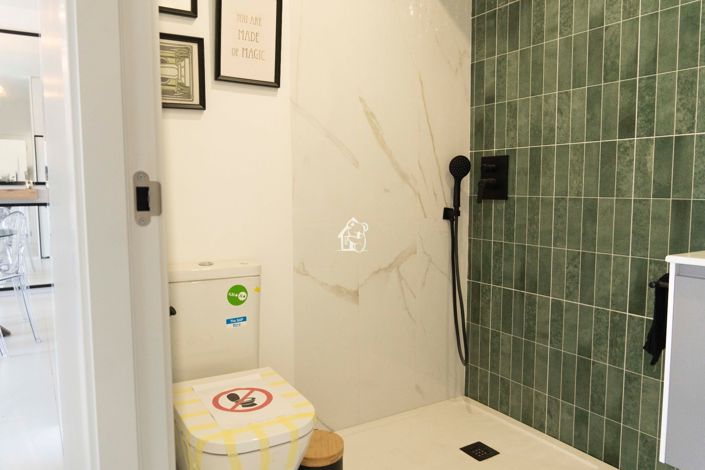 Image No.25-2 Bed Property for sale