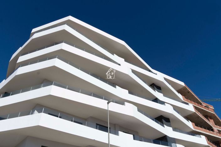 Image No.32-2 Bed Property for sale