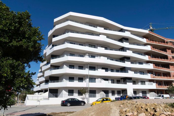 Image No.41-2 Bed Property for sale