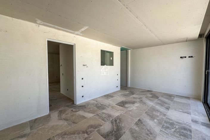 Image No.63-5 Bed Villa for sale