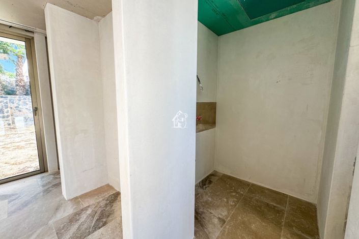 Image No.64-5 Bed Villa for sale