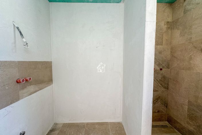 Image No.65-5 Bed Villa for sale