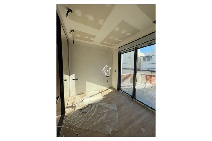 Image No.18-3 Bed Townhouse for sale